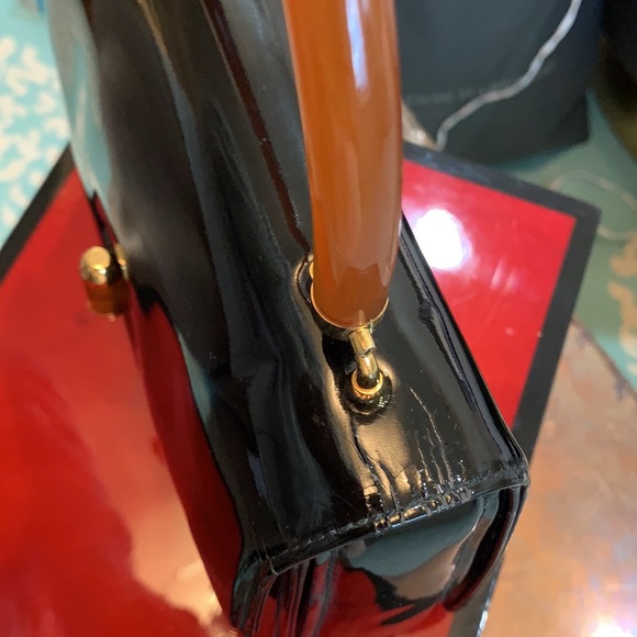 Gucci patent handbag *Authentic - Picture 7 of 15